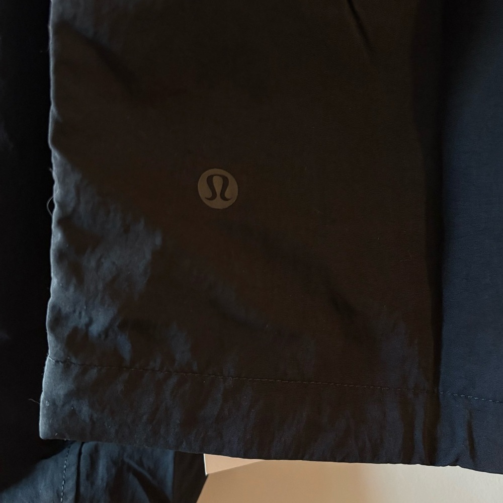 Lululemon Always Effortless Jacket with Cincinnati Bengals Logo RARE Size 8 - Picture 3 of 9